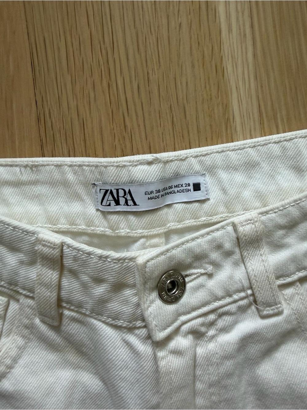 ZARA High-Rise Cream/Taupe Jeans with Raw Hem - Picture 3 of 3
